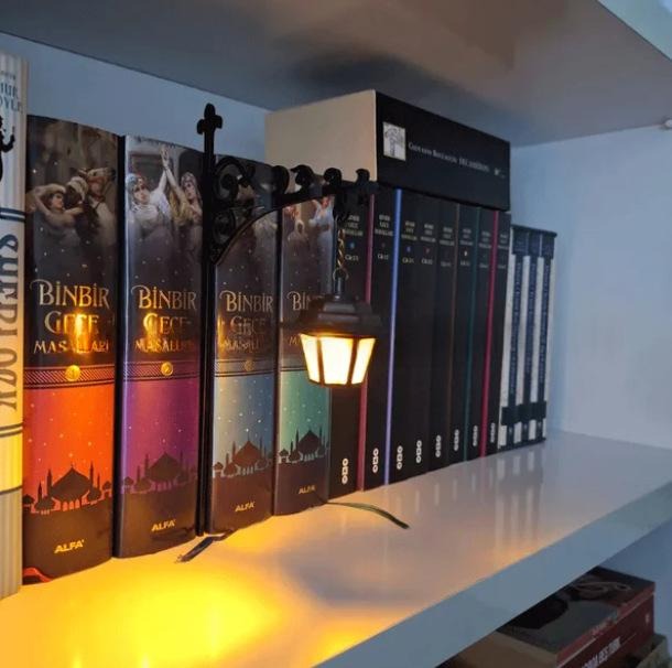 Vintage Bookshelf Light